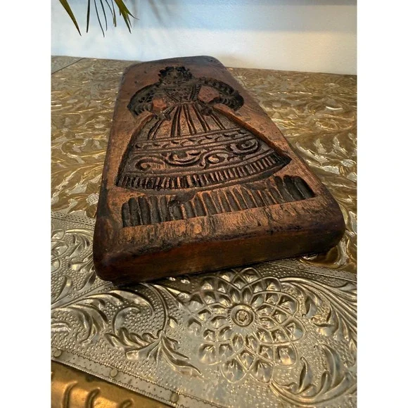 Vintage Butter Mold Style Wall Plaque 1971